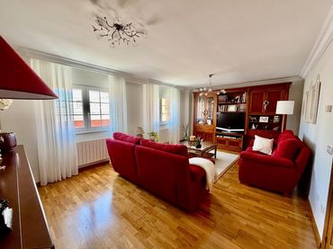 Casa con balcón en venta en Trobajo del Camino