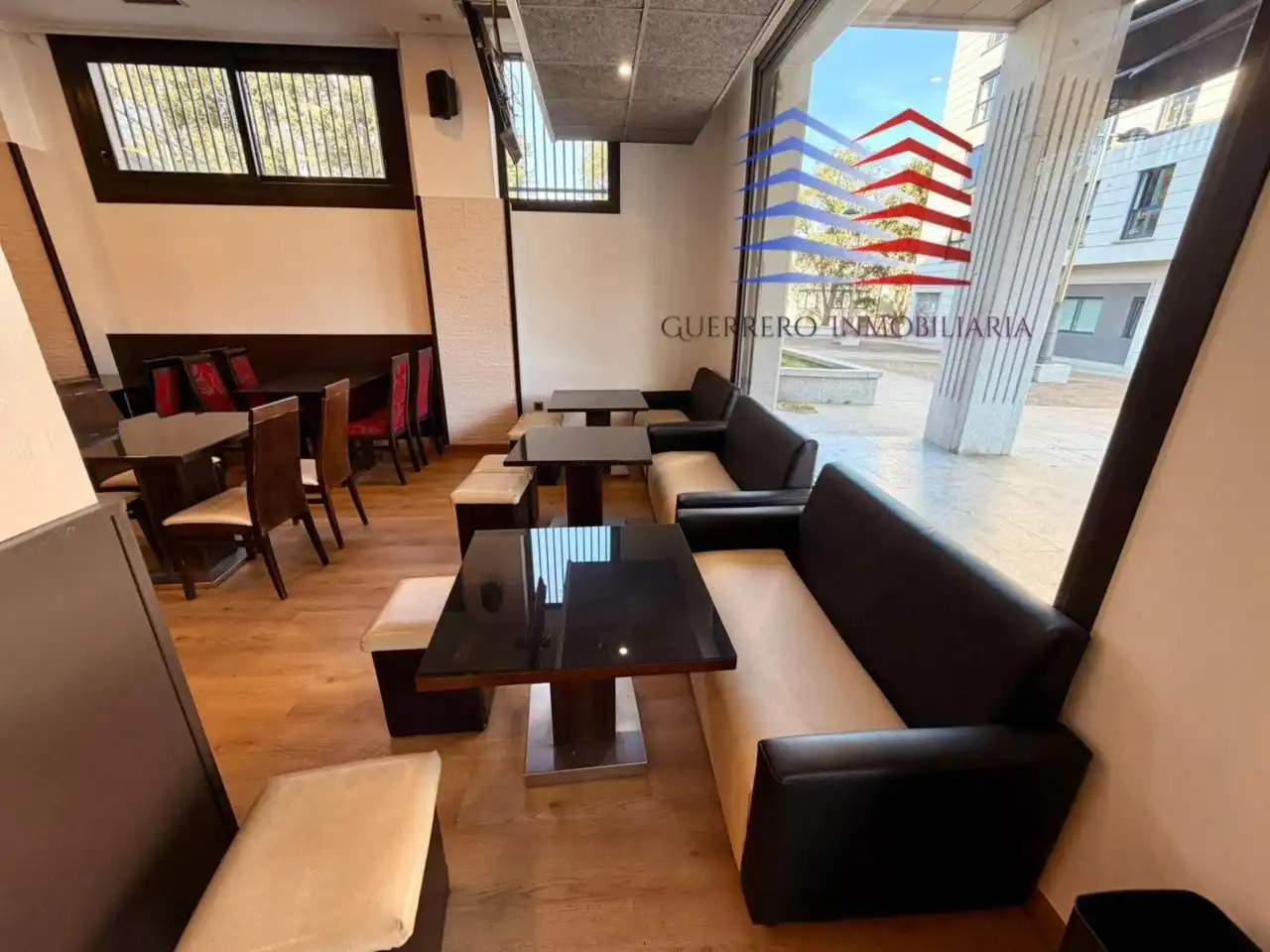 Commercial properties for rent in Ourense Capital   with Air Conditioner and Alarm