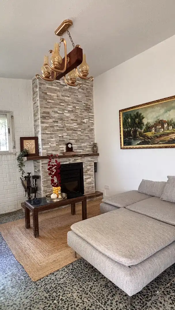 Sala d'estar de Casa o xalet en venda en Escalona amb Aire condicionat, Terrassa i Piscina