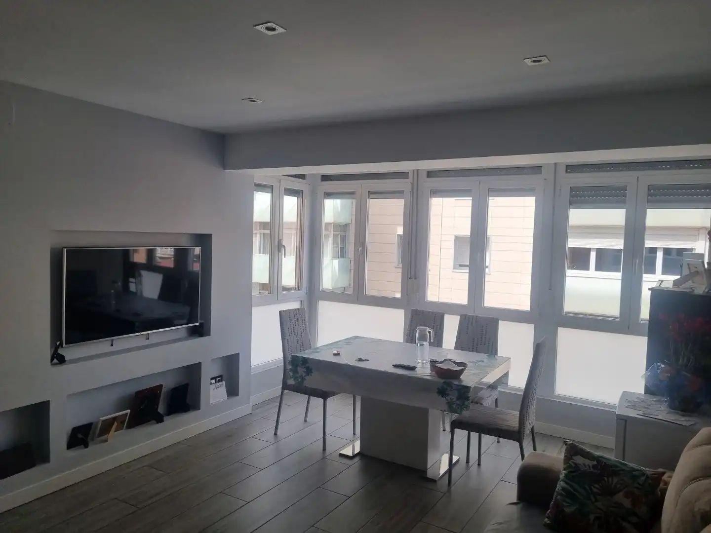 Comedor de Piso en venta en Burgos con Calefacción, Terraza y Trastero