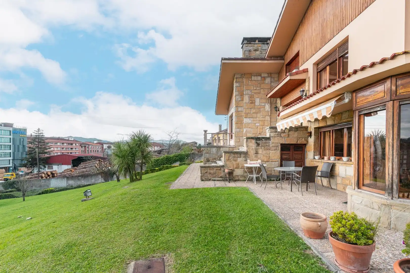 Jardín de Casa o chalet en venta en Siero con Calefacción, Jardín privado y Parquet