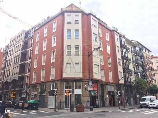 Oficina en Venta en Alameda de Recalde, 15 en Ensanche - Moyua - Diputación