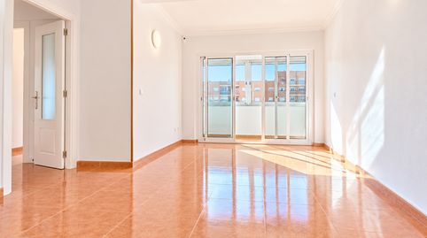 Foto 2 de Piso en venta en Calle San Roque, Reyes, Parla