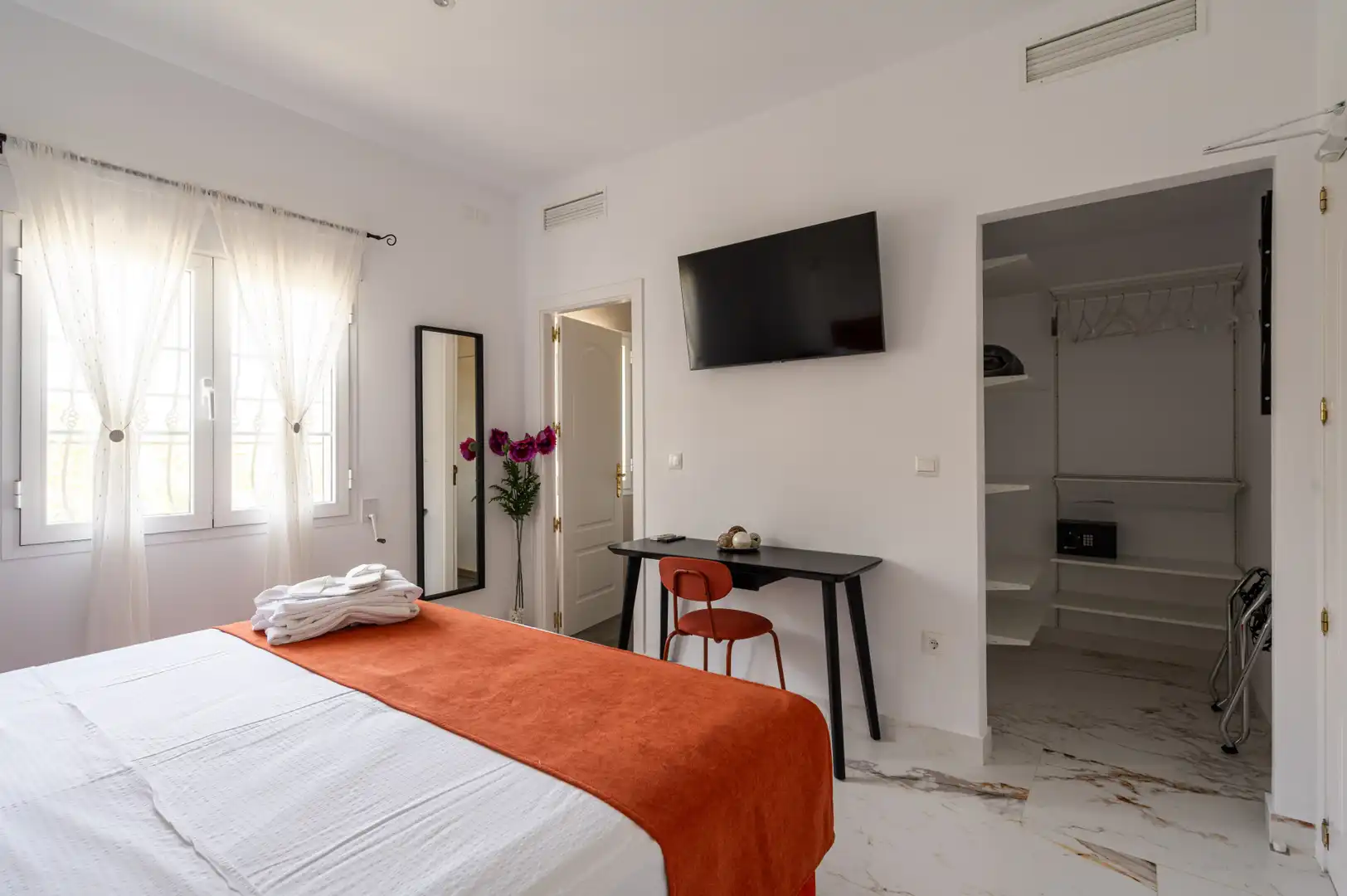 Habitación de Casa o chalet en venta en Alhaurín El Grande con Aire acondicionado, Terraza y Piscina