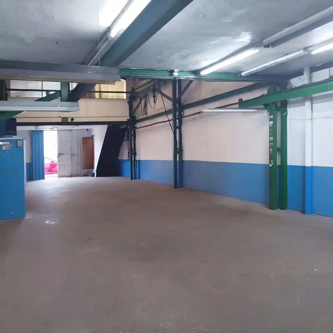 Nau industrial en venda en Santander