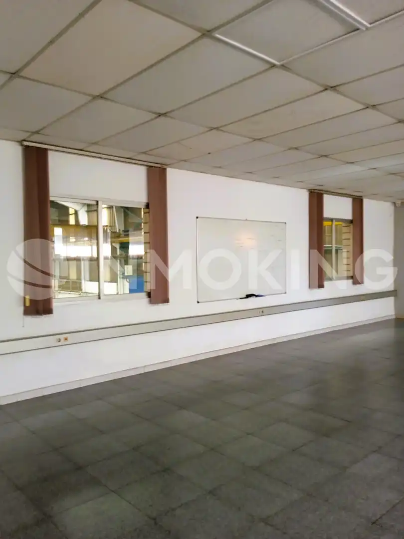 Industrial buildings for sale in Pinto
