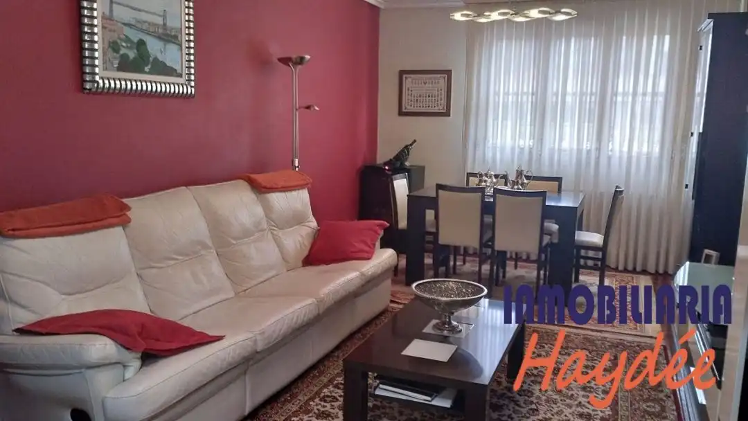 Sala de estar de Piso en venta en Santurtzi  con Calefacción, Trastero y Balcón