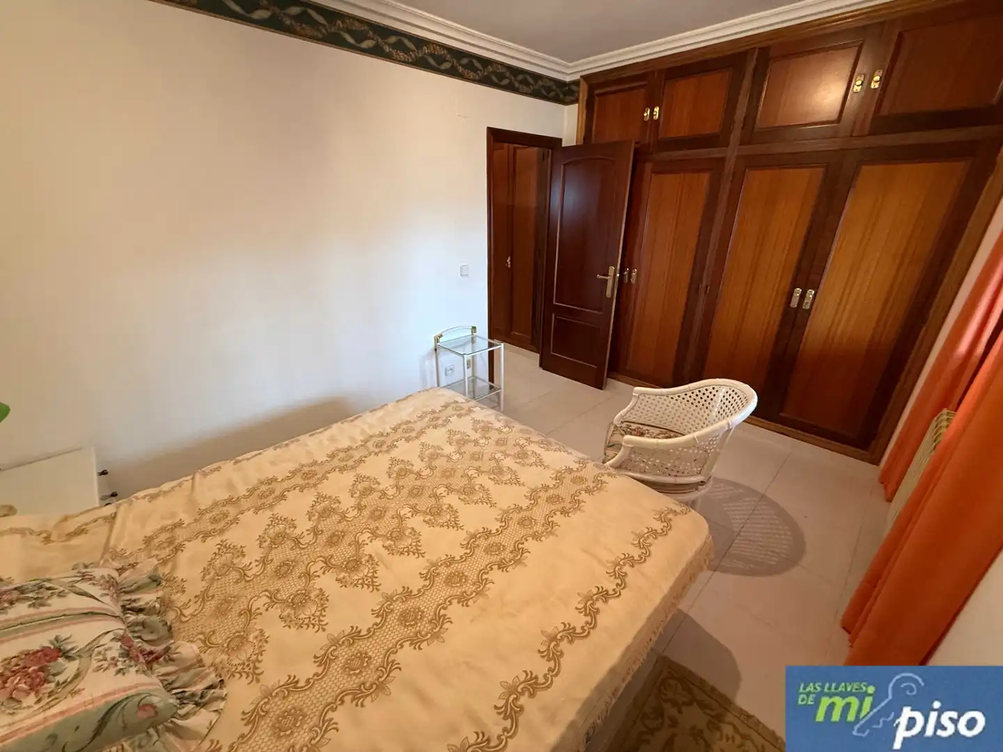Dormitori de Casa o xalet en venda en Santovenia de Pisuerga amb Calefacció, Jardí privat i Parquet