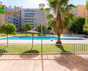 Piscina de Pis en venda en  Granada Capital amb Aire condicionat i Terrassa