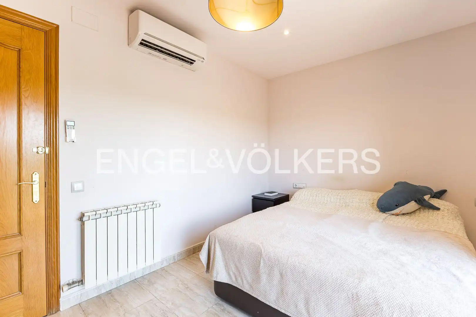 Schlafzimmer von Einfamilien-Reihenhaus zur Miete in Castelldefels mit Klimaanlage, Heizung und Privatgarten
