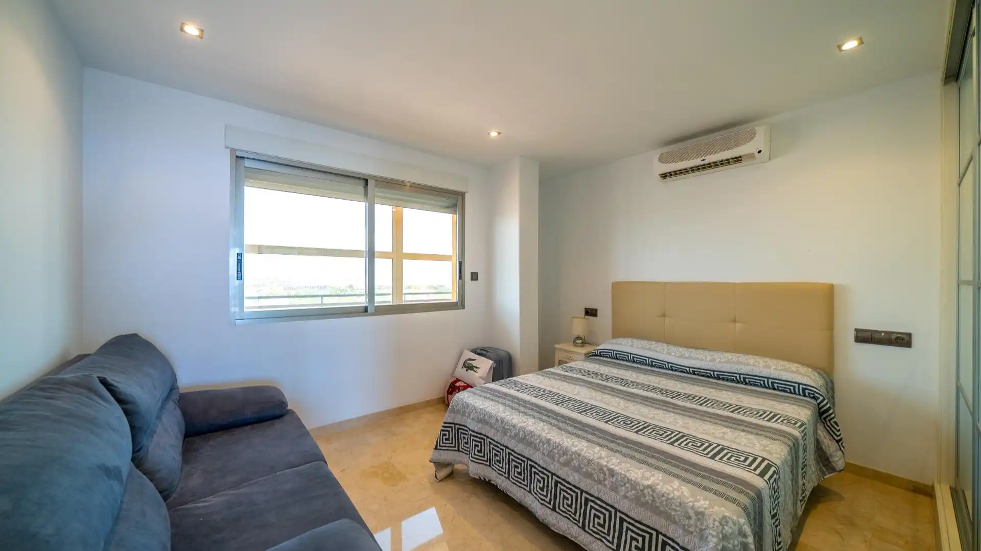 Bedroom of Attic for sale in Alicante / Alacant  with Air Conditioner, Heating and Terrace