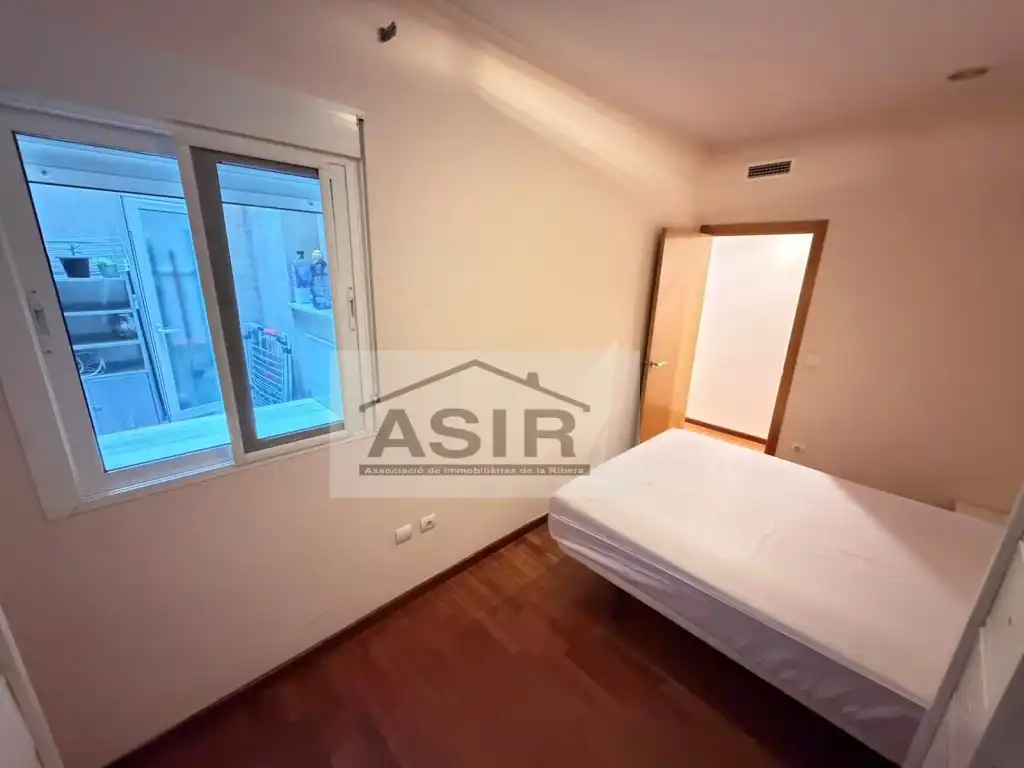 Dormitori de Pis en venda en Alzira amb Aire condicionat i Terrassa