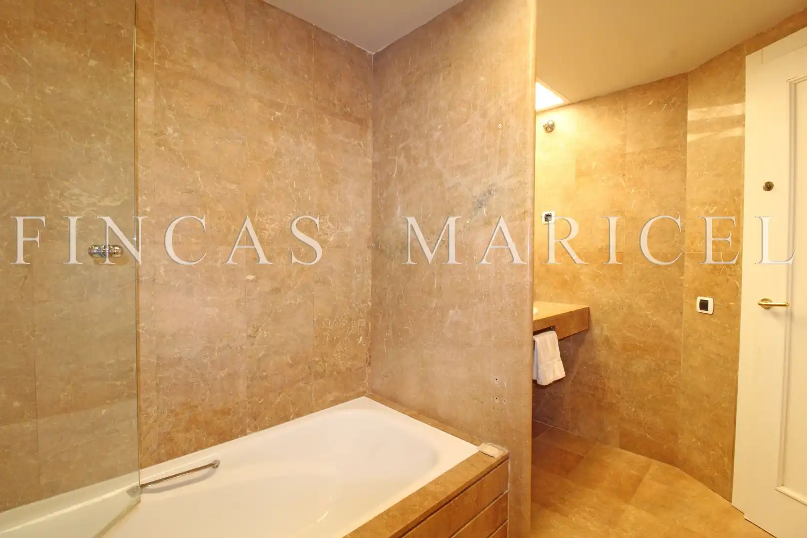 Bathroom of Flat for sale in Sitges  with Air Conditioner, Heating and Storage room