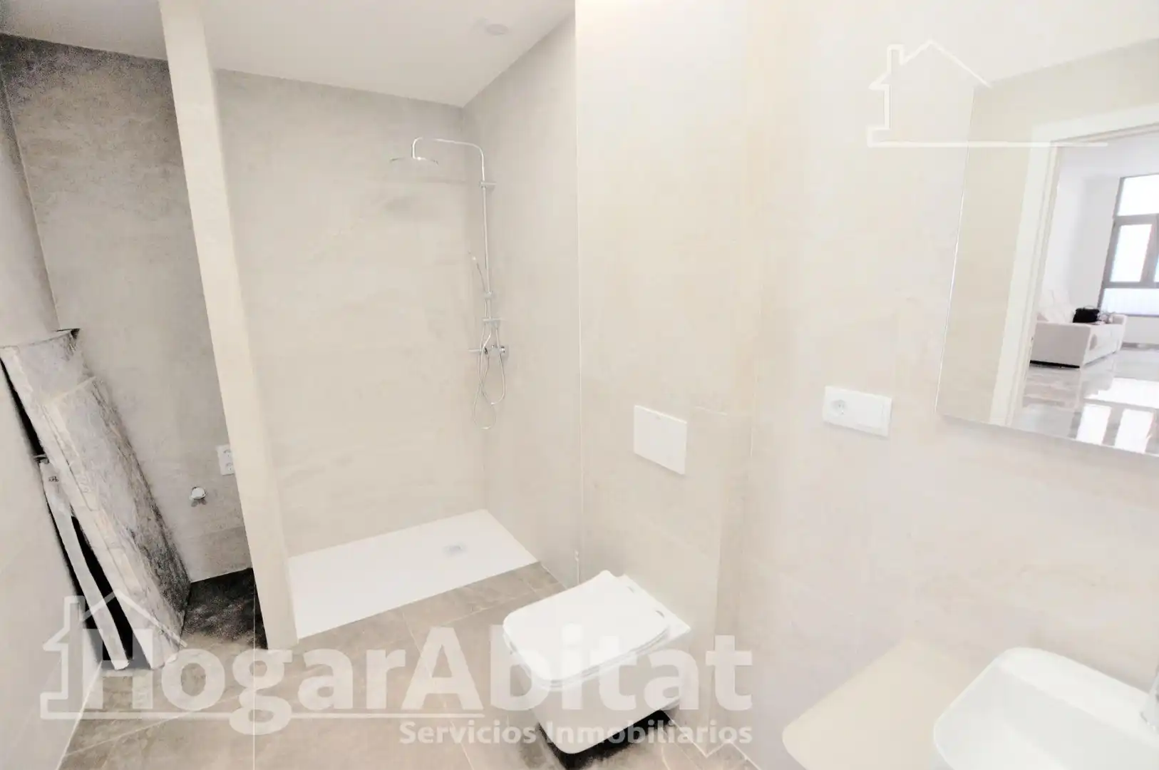 Bathroom of Flat for sale in Valencia  with Air Conditioner