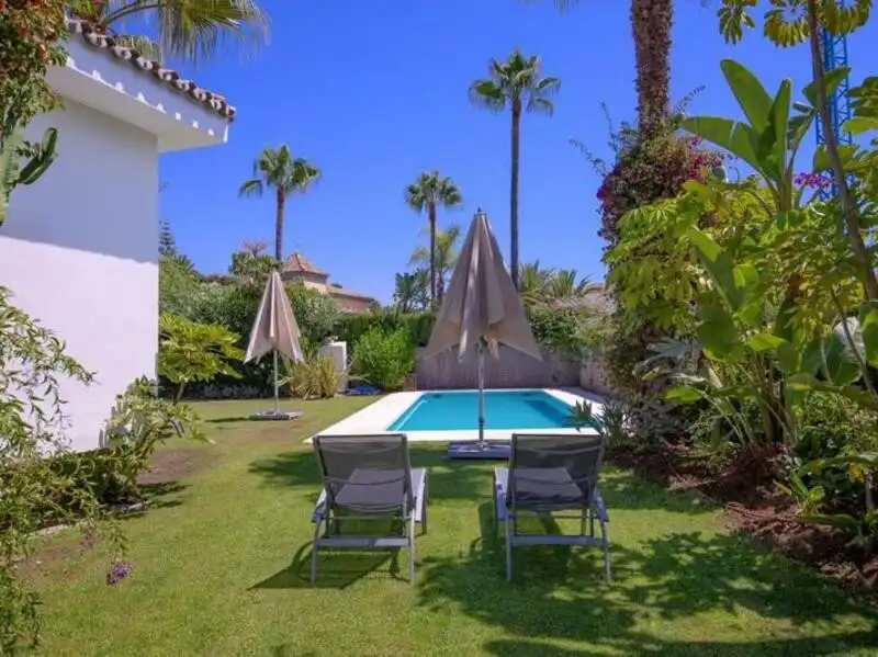 Jardí de Casa o xalet de lloguer en Marbella amb Aire condicionat, Calefacció i Jardí privat