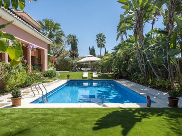 Casa amb piscina en venda a Milla de Oro