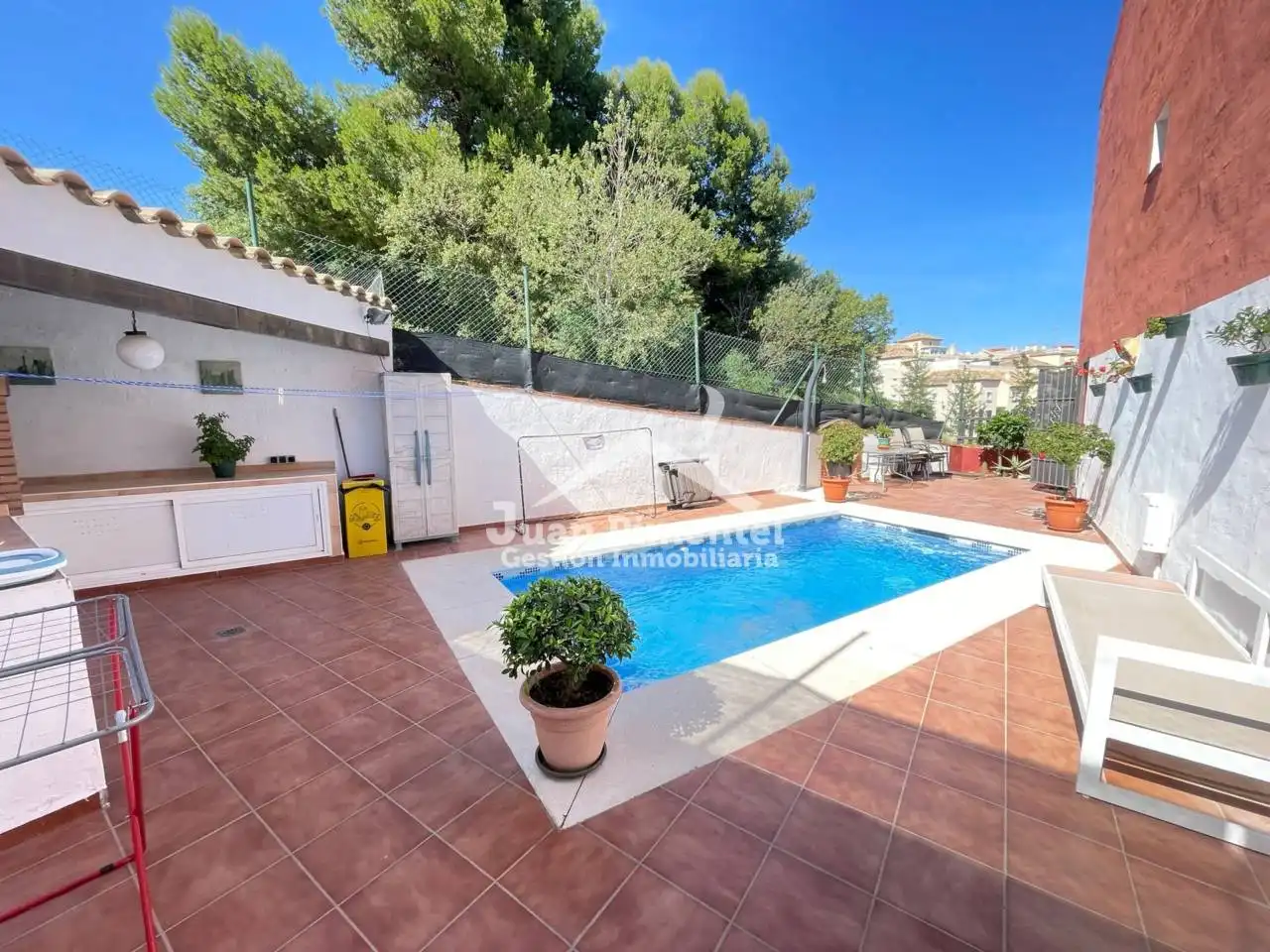 Piscina de Casa adosada en venda en Estepona amb Aire condicionat, Jardí privat i Terrassa