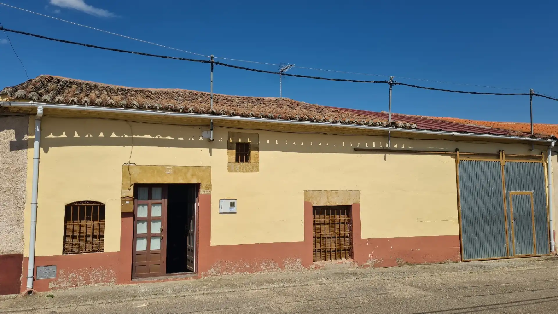 Casa amb jardí en venda a Calle Sol 14