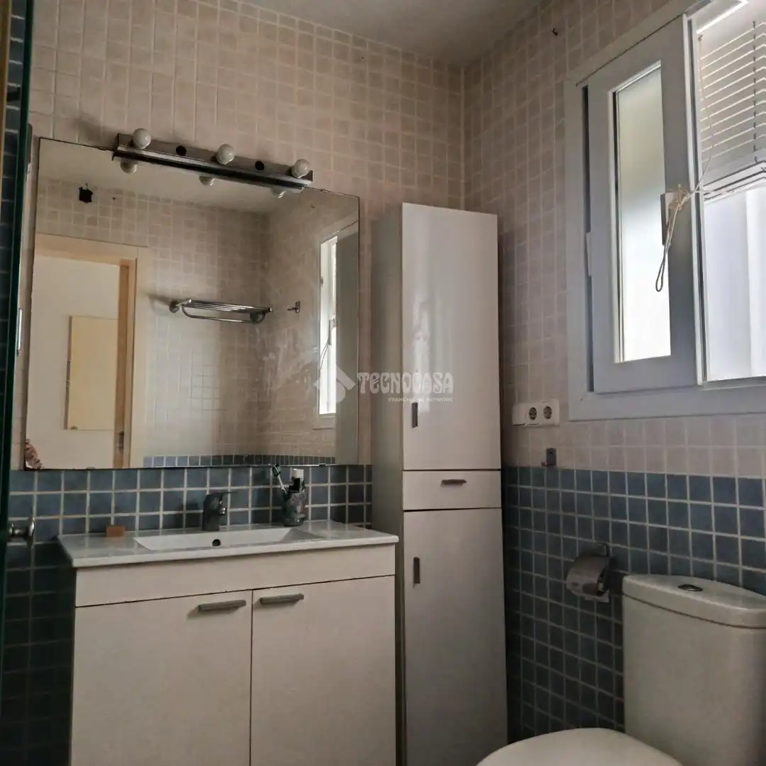 Baño de Casa adosada en venta en Pilas con Aire acondicionado y Amueblado
