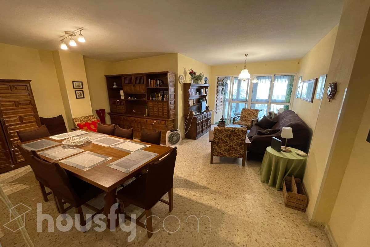 Comedor de Piso de alquiler en  Cádiz Capital con Terraza, Amueblado y Se aceptan mascotas