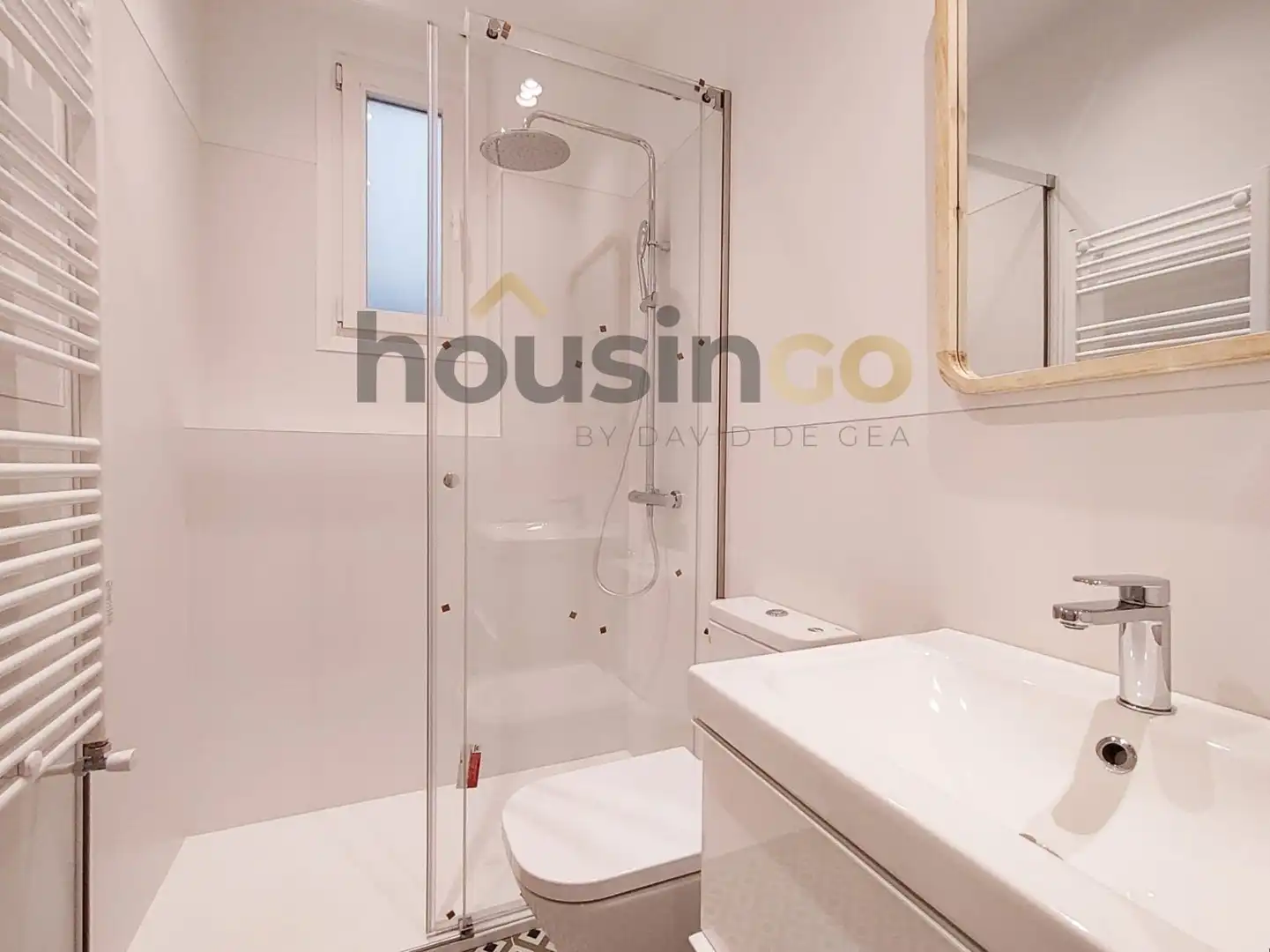 Badezimmer von Wohnung zur Miete in Madrid mit Klimaanlage und Heizung