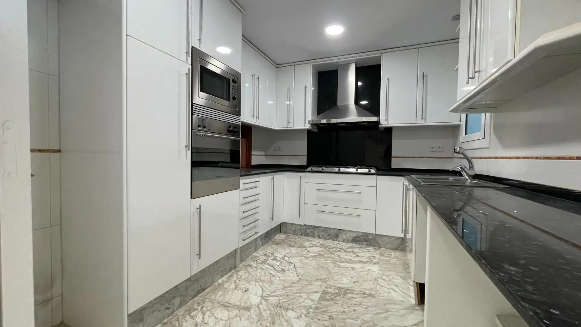 Erdgeschoss zur Miete in Sant Gervasi i la Bonanova