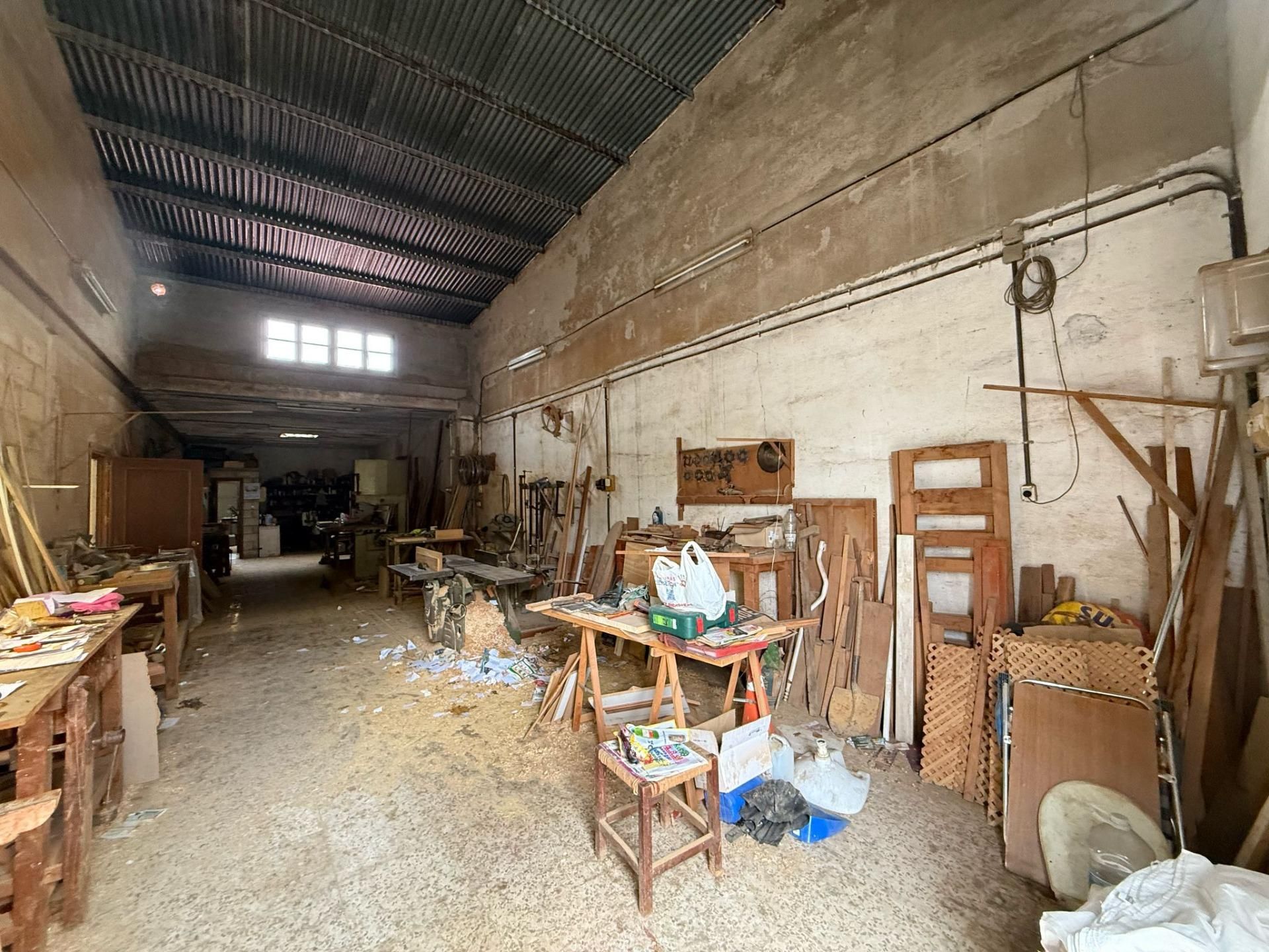 Industrial buildings for sale in Gines
