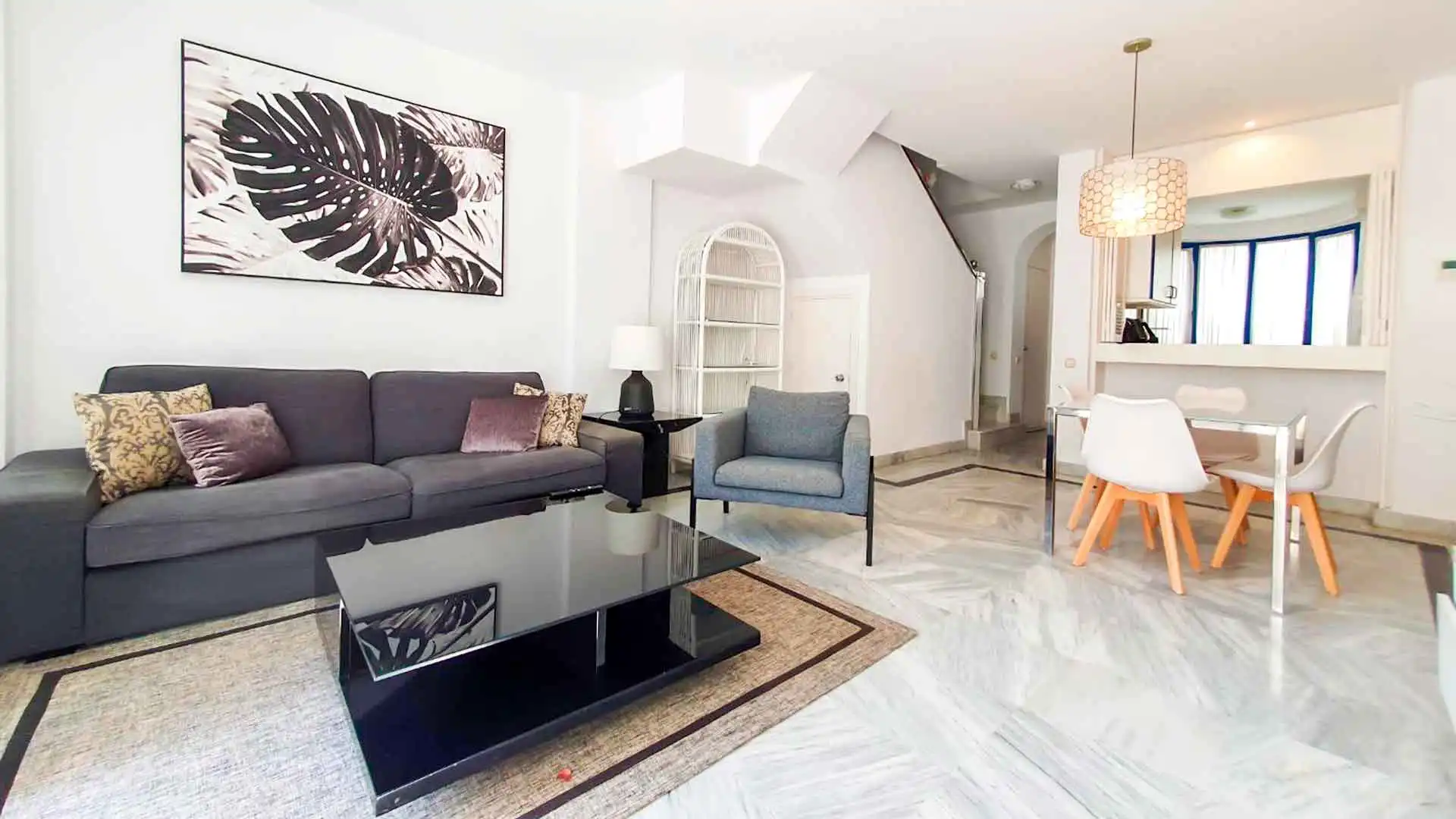 Living room of Apartments for sale in Marbella  with Air Conditioner, Terrace and Storage room
