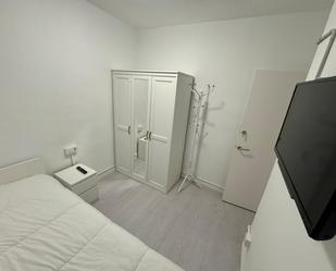 Flat to share in Carrer de Manuel de Falla, Salt