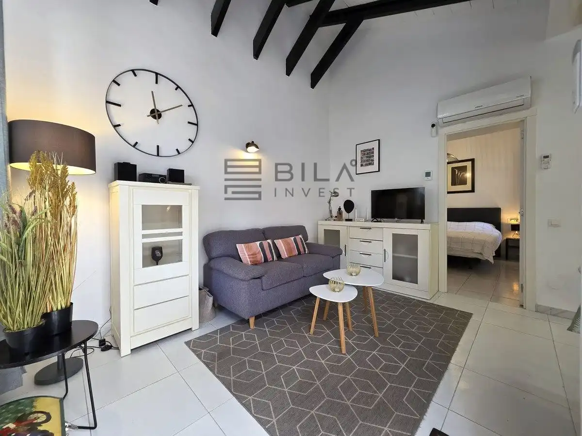 Sala de estar de Casa adosada en venta en Marbella con Aire acondicionado, Terraza y Trastero