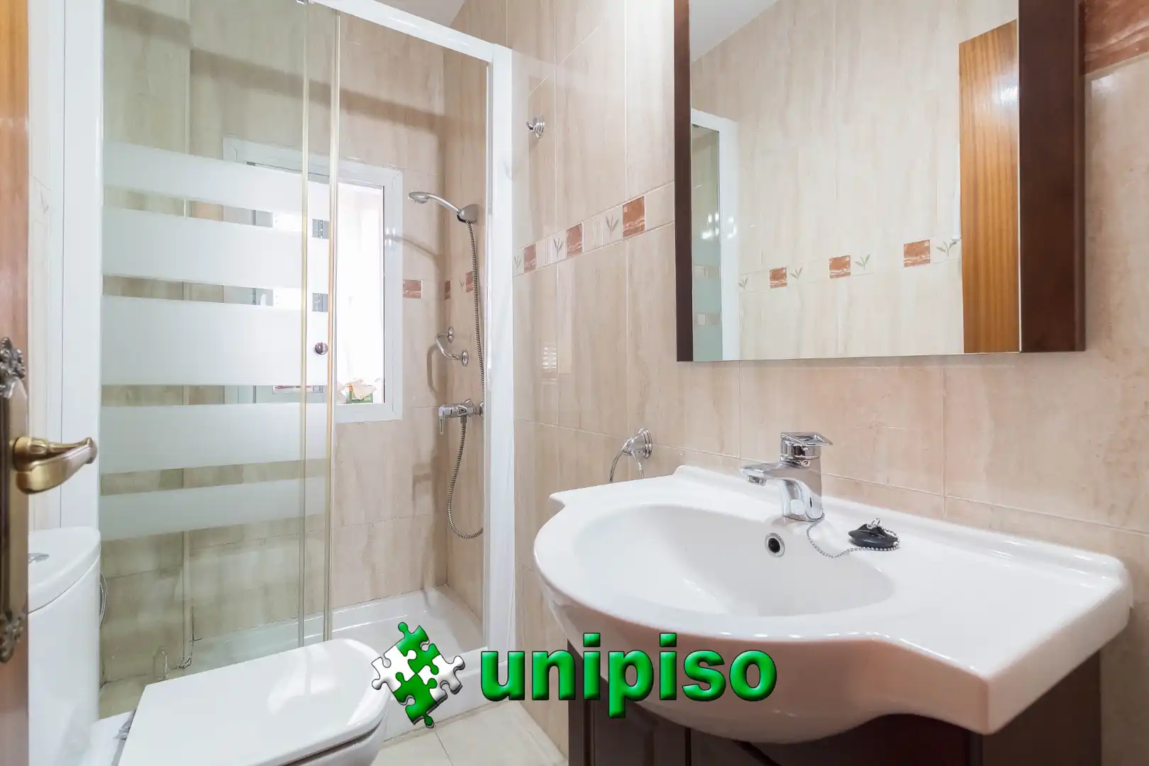 Bathroom of Flat for sale in Leganés  with Air Conditioner, Heating and Terrace