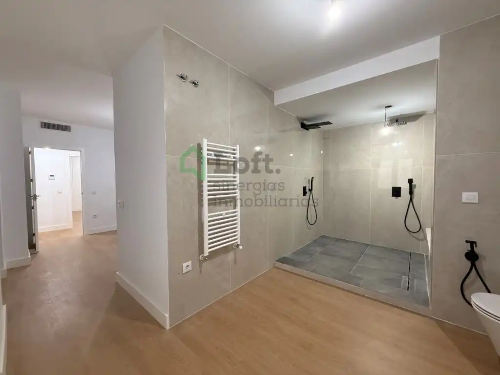 Baño de Piso en venta en Badajoz con Aire acondicionado y Calefacción
