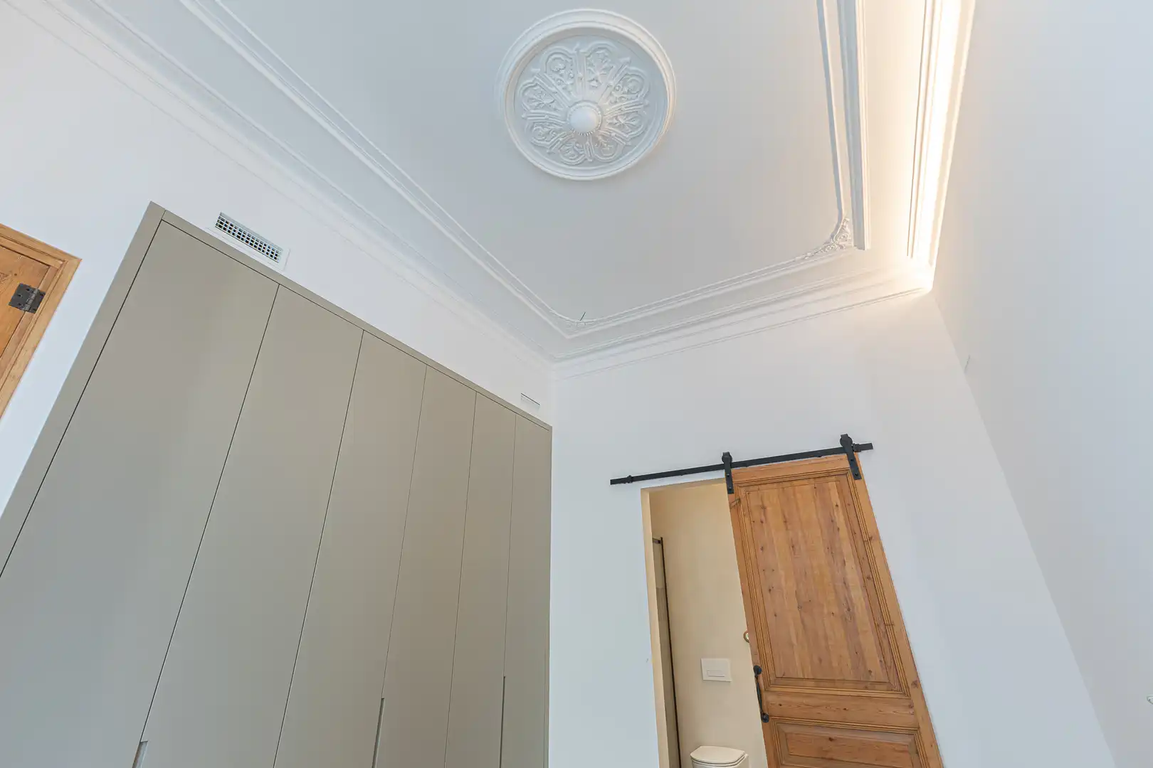 Wohnung zum Verkauf in Barcelona mit Klimaanlage, Heizung und Balkon