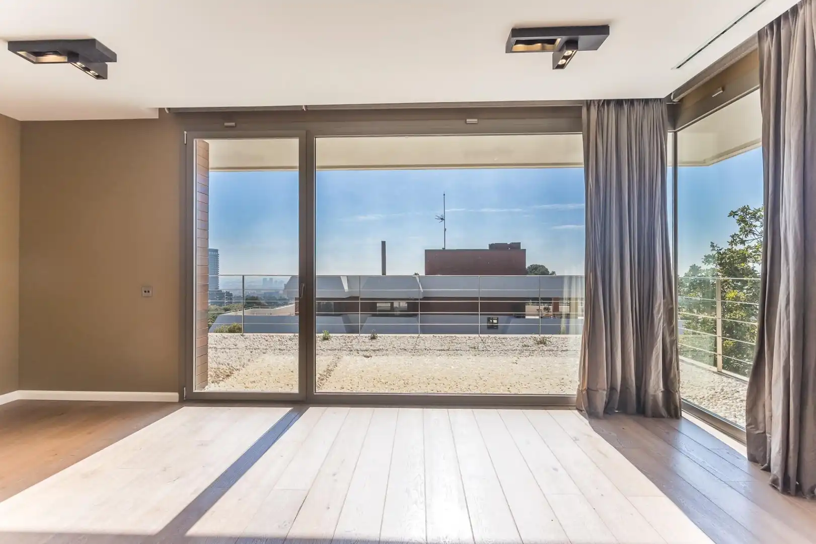 Dormitori de Casa adosada en venda en Esplugues de Llobregat amb Calefacció, Jardí privat i Terrassa