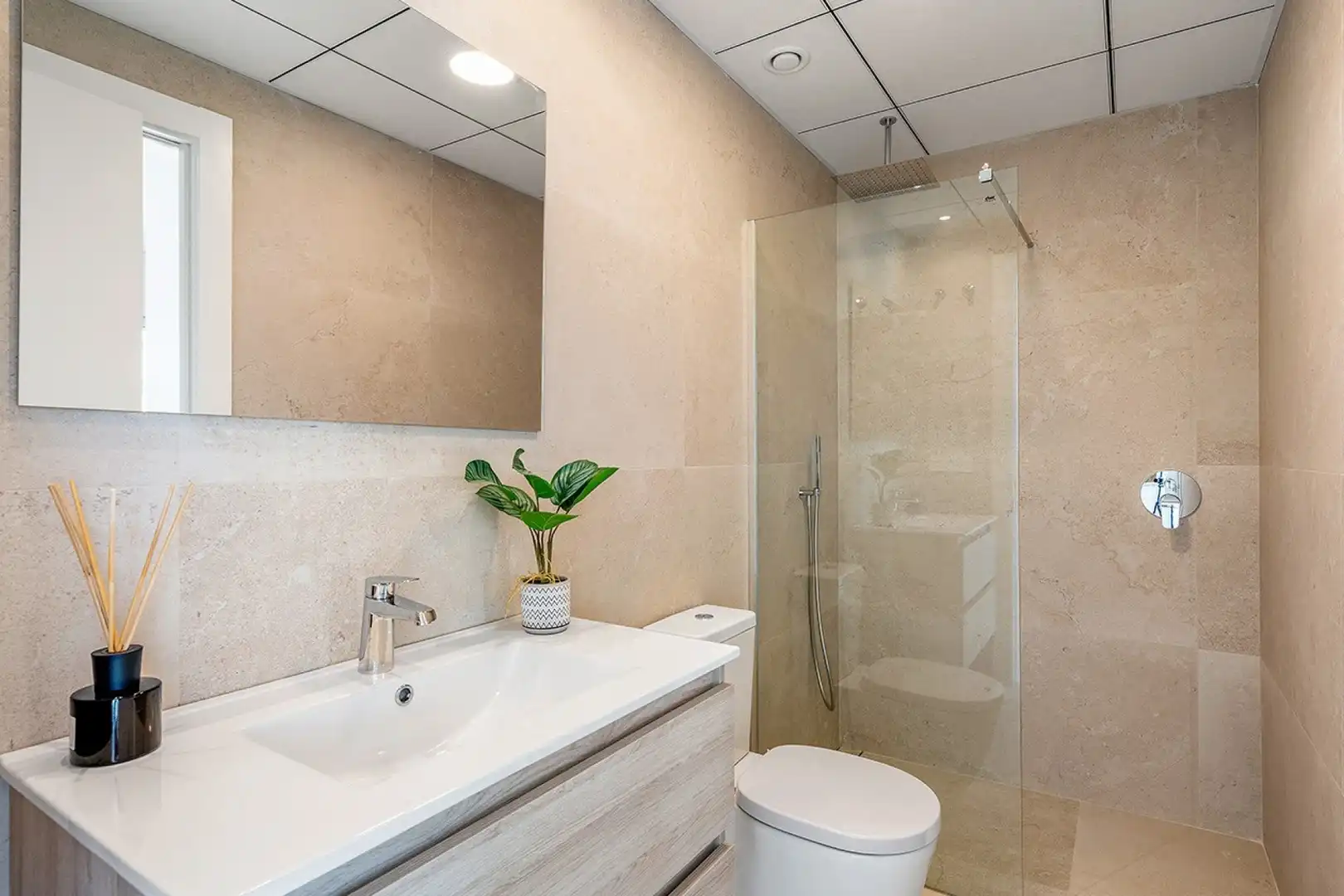 Chalet con terraza en venta en Serena Golf, imagen 17
