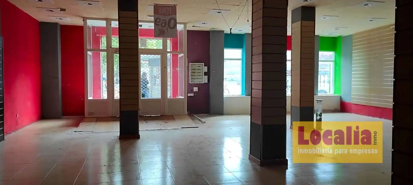 Local comercial en alquiler en De León, imagen 3