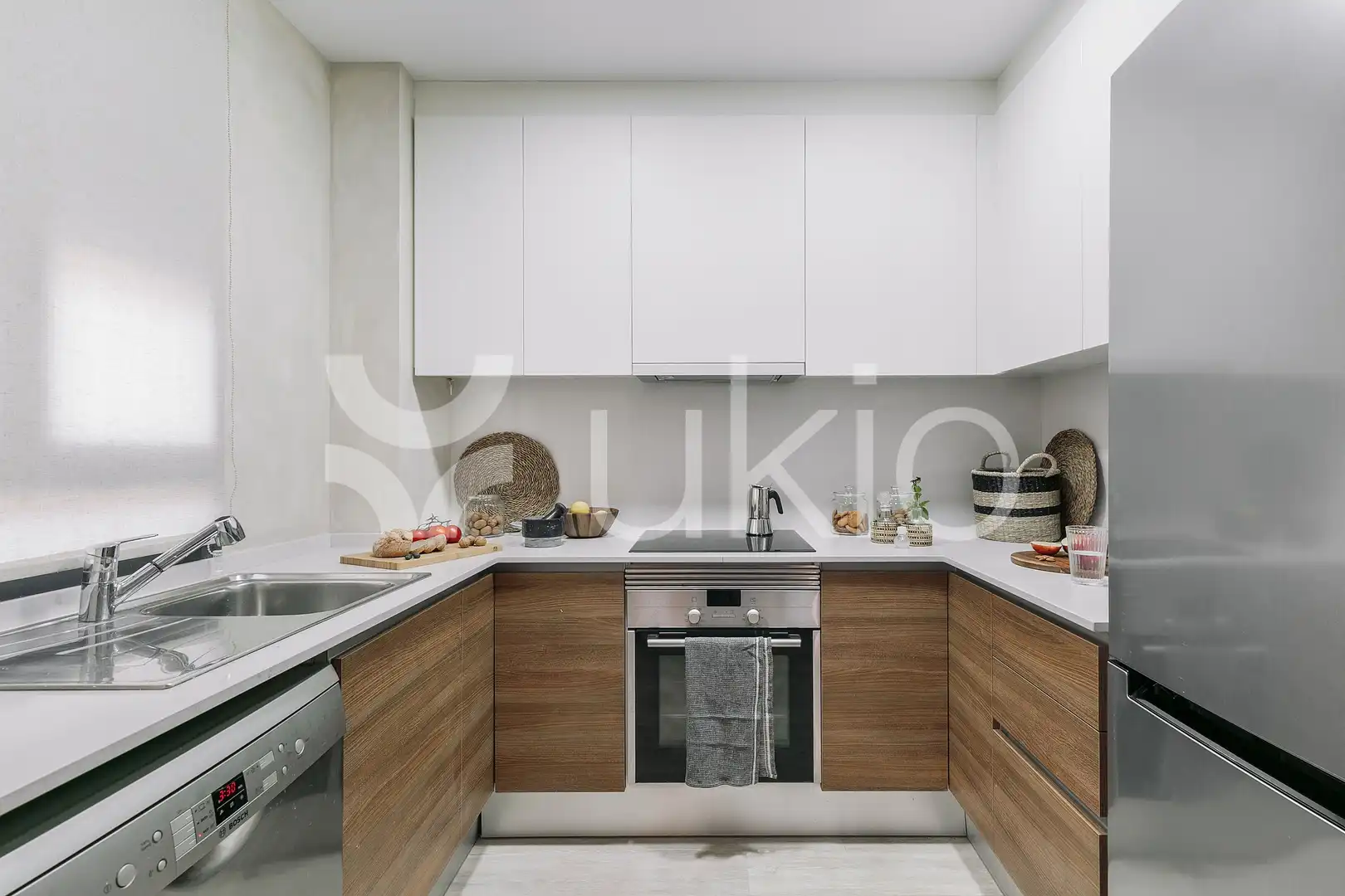 Cocina de Apartamento de alquiler en Barcelona con Aire acondicionado, Calefacción y Amueblado