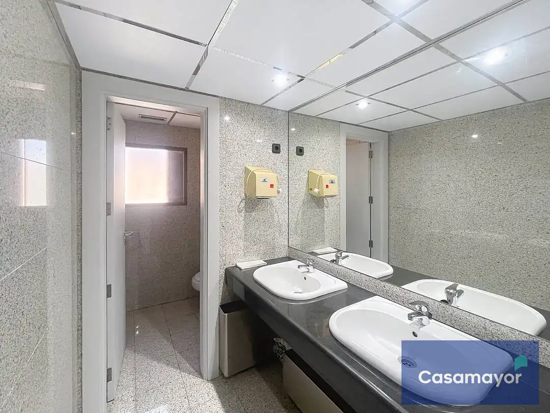 Bathroom of Office for rent in Alicante / Alacant