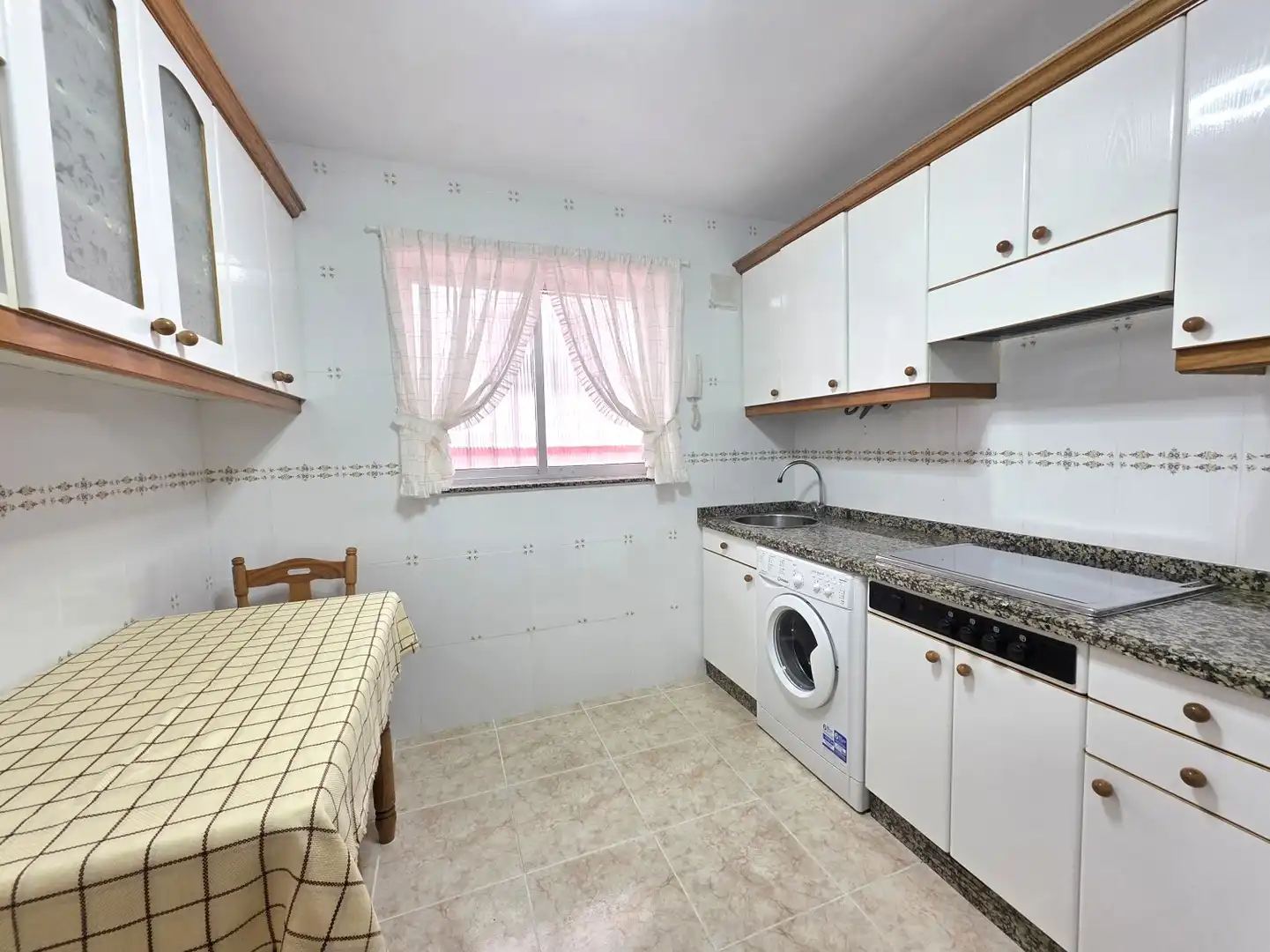Kitchen of Flat for sale in Oviedo 
