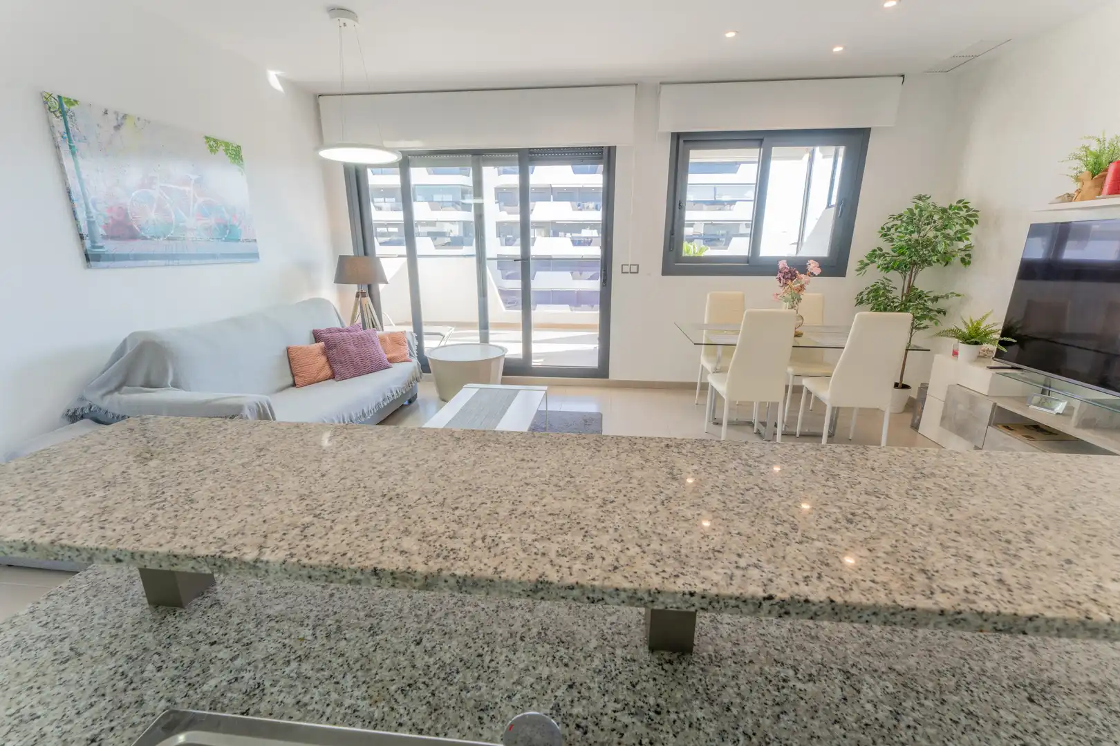 Sala de estar de Apartamento en venta en Elche / Elx con Calefacción, Terraza y Piscina