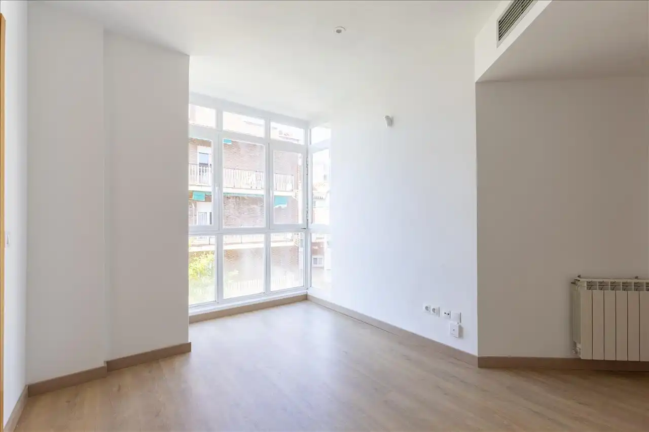 Bedroom of Flat for sale in  Madrid Capital