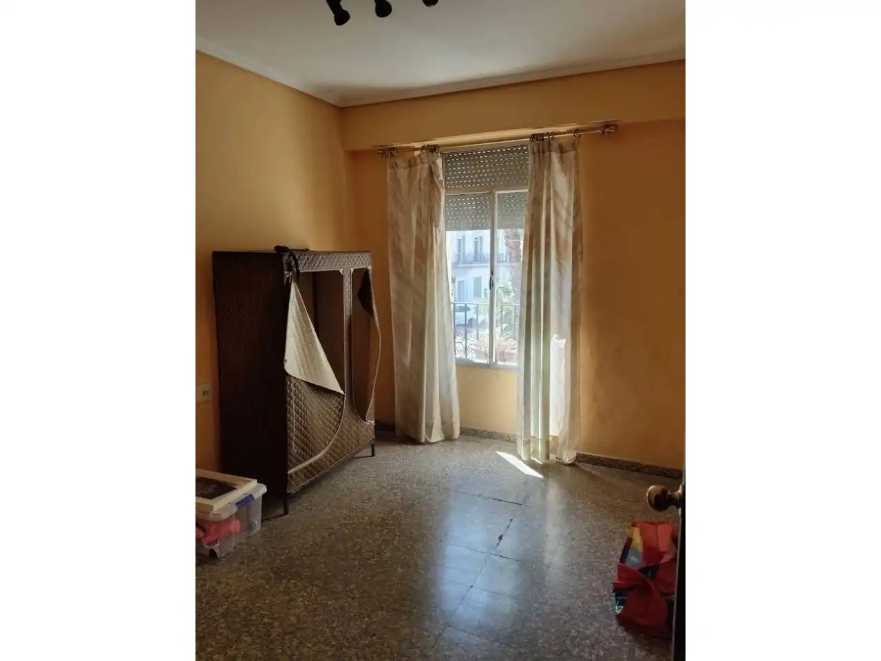 Habitación de Piso en venta en Burjassot con Terraza y Balcón