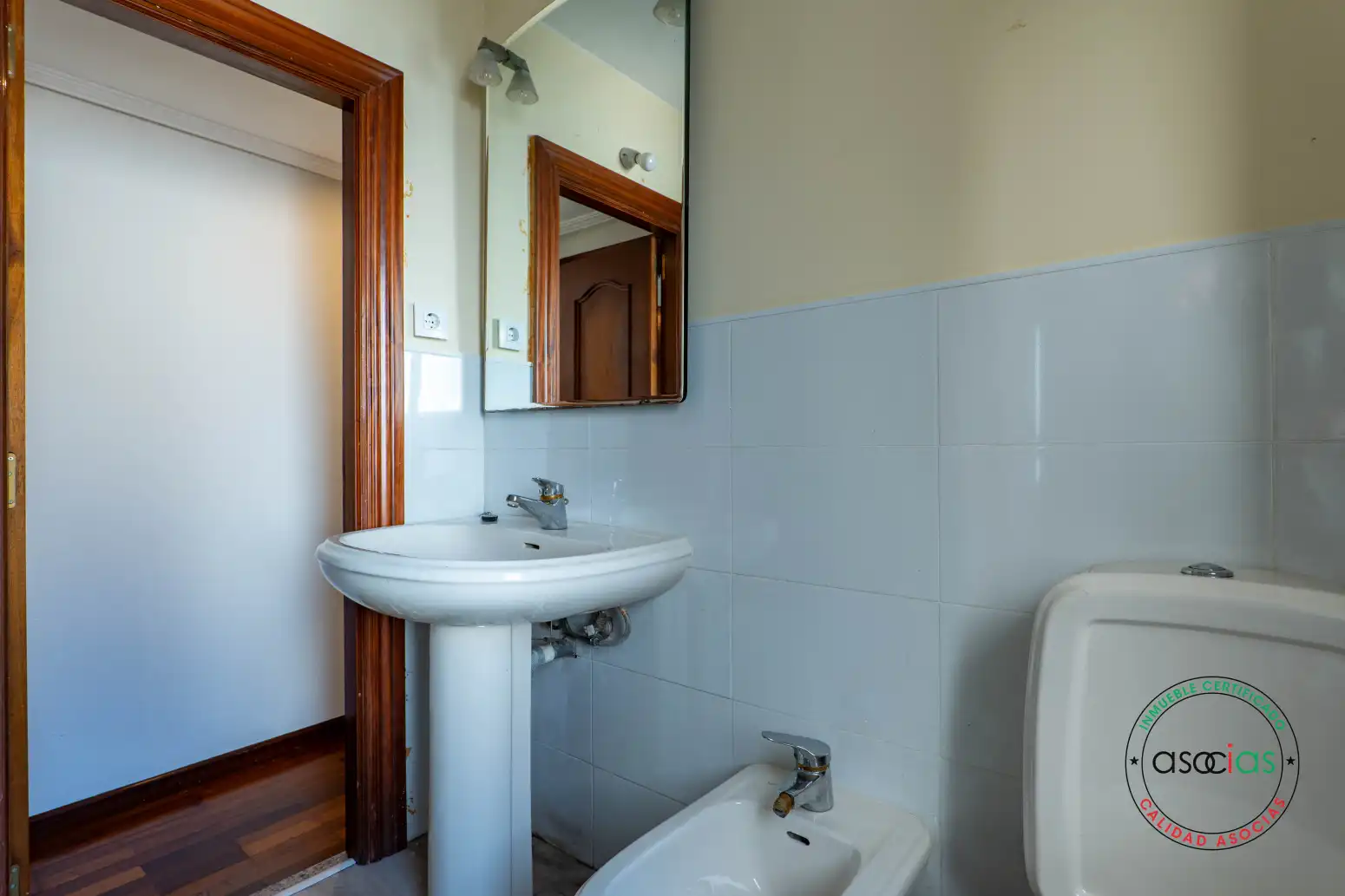 Badezimmer von Wohnung zum Verkauf in Gijón  mit Heizung