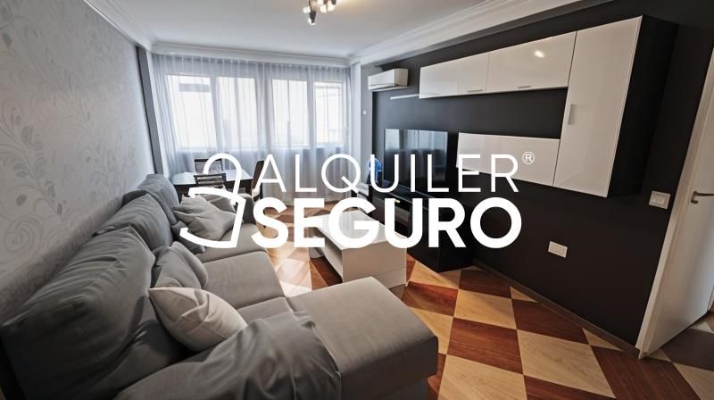 Sala d'estar de Pis de lloguer en  Sevilla Capital amb Aire condicionat i Moblat