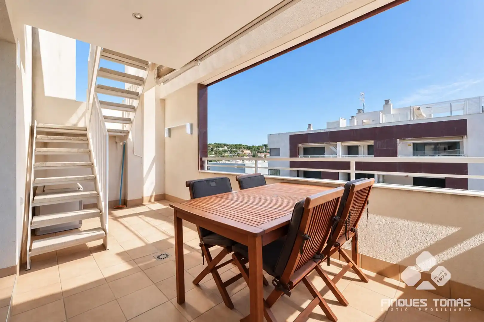 Penthouse with pool for sale in Calle JOSEP VICENÇ FOIX