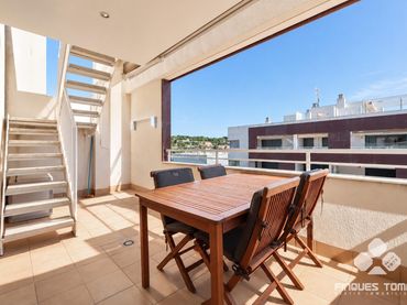 Ático con piscina en venta en Calle JOSEP VICENÇ FOIX