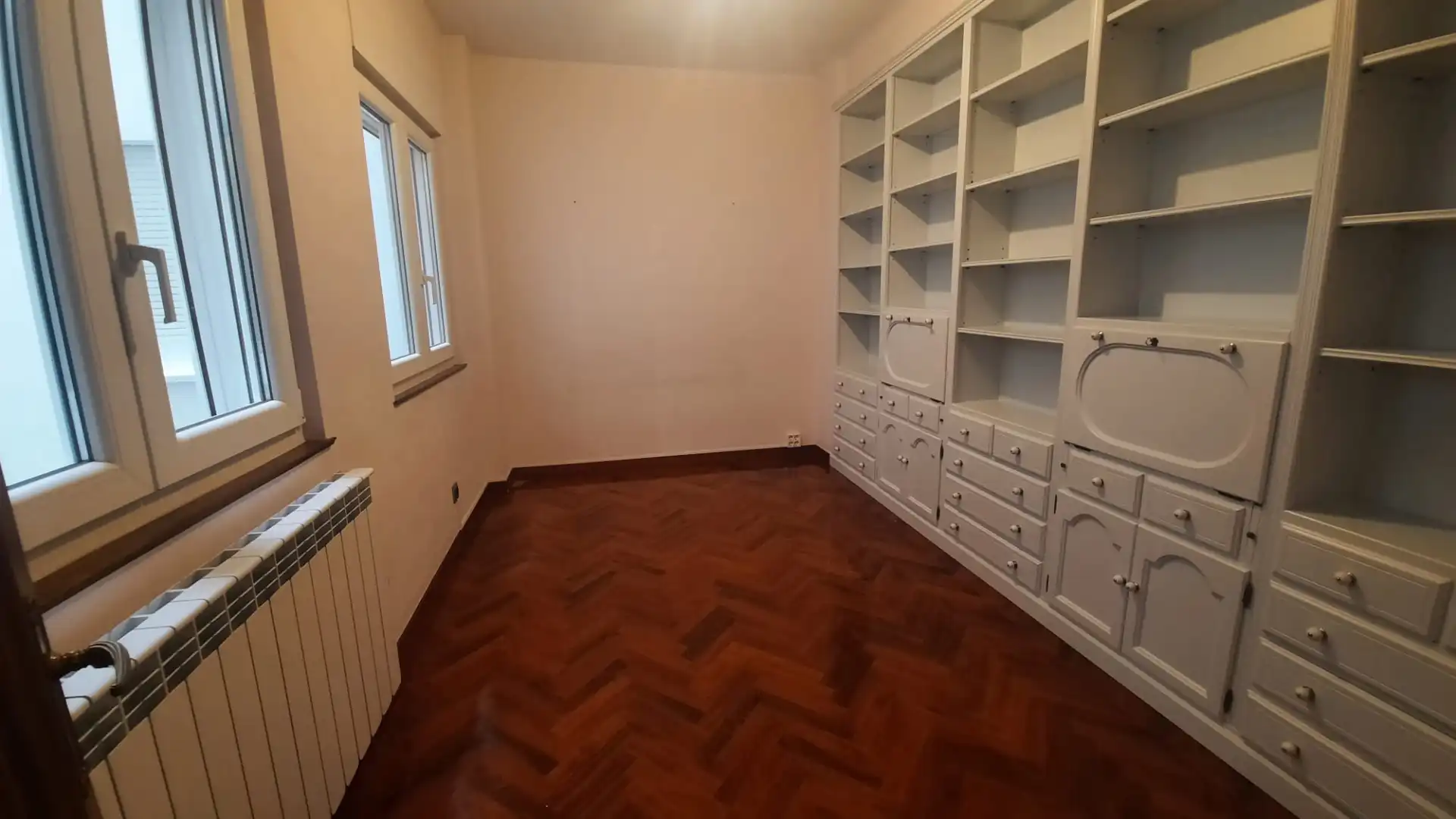Dormitori de Pis en venda en Ponferrada amb Calefacció, Parquet i Terrassa