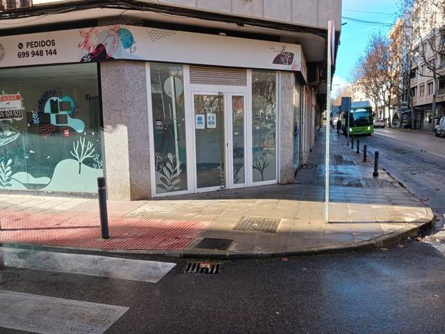 Local comercial en Alquiler en Calle Bernardo Balbuena en La Morería