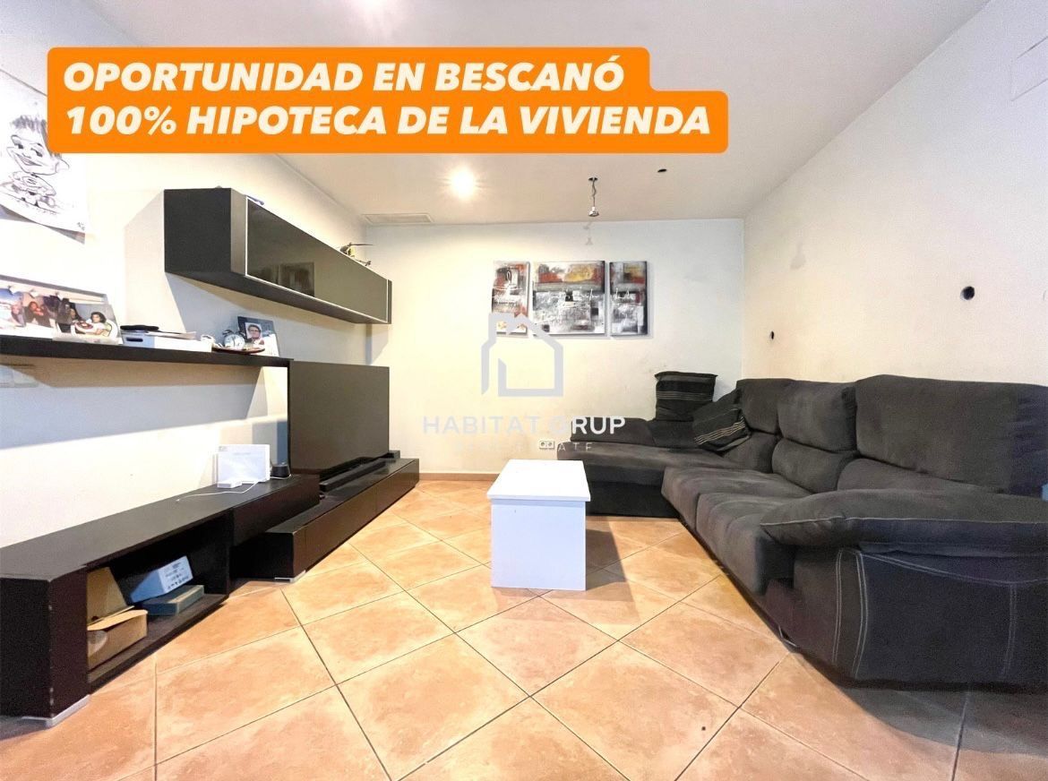 Sala d'estar de Pis en venda en Bescanó amb Piscina comunitària