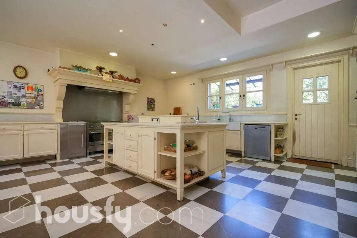 Kitchen of Houses for sale in Pozuelo de Alarcón  with Air Conditioner, Heating and Private garden